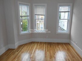 66 Mozart St, Unit 2 in Boston, MA - Building Photo - Building Photo