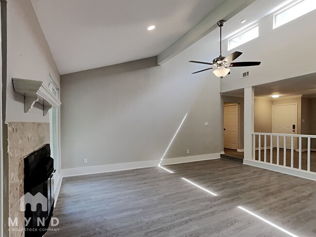 10631 Plum Lake Dr, Unit 100-B208 in Houston, TX - Building Photo - Building Photo