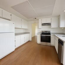 7096 Island Village Dr in Long Beach, CA - Building Photo - Building Photo