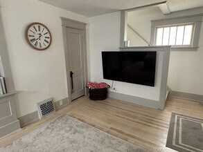 807 N Magnolia Ave in Lansing, MI - Building Photo - Building Photo