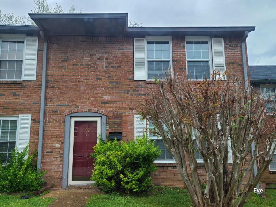 5510 Country Dr in Nashville, TN - Building Photo
