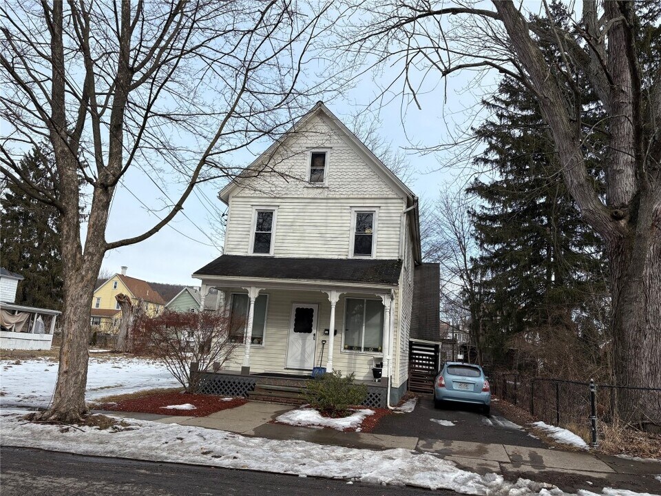 10 Gaylord St in Binghamton, NY - Foto de edificio