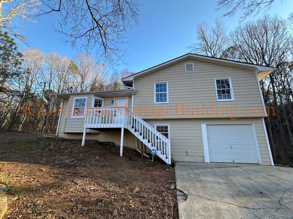 140 Pintail Dr in Newnan, GA - Building Photo