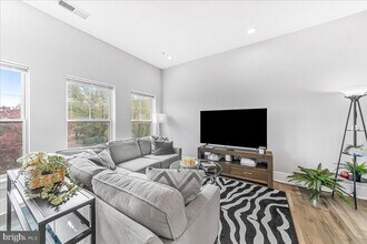 537 Apple St in Conshohocken, PA - Building Photo - Building Photo