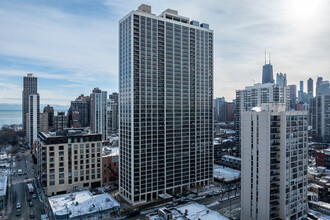 The James House in Chicago, IL - Building Photo - Building Photo