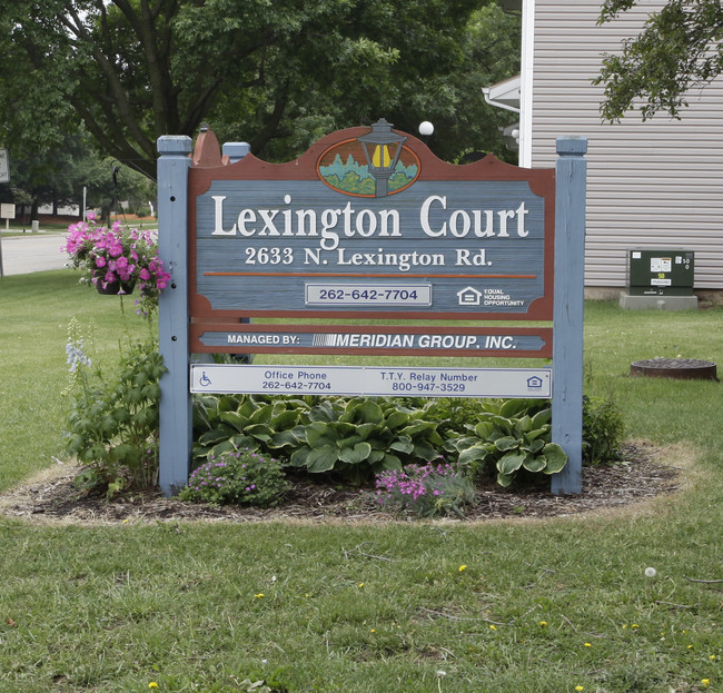 Lexington Court in Janesville, WI - Foto de edificio - Building Photo