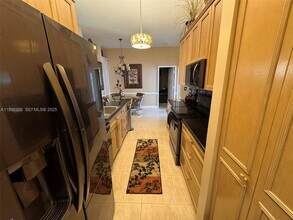 705 SE 3rd Ln in Dania Beach, FL - Building Photo - Building Photo