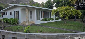 1357 Mokulua Dr in Kailua, HI - Building Photo