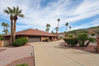 1322 W Aster Dr in Phoenix, AZ - Building Photo - Building Photo