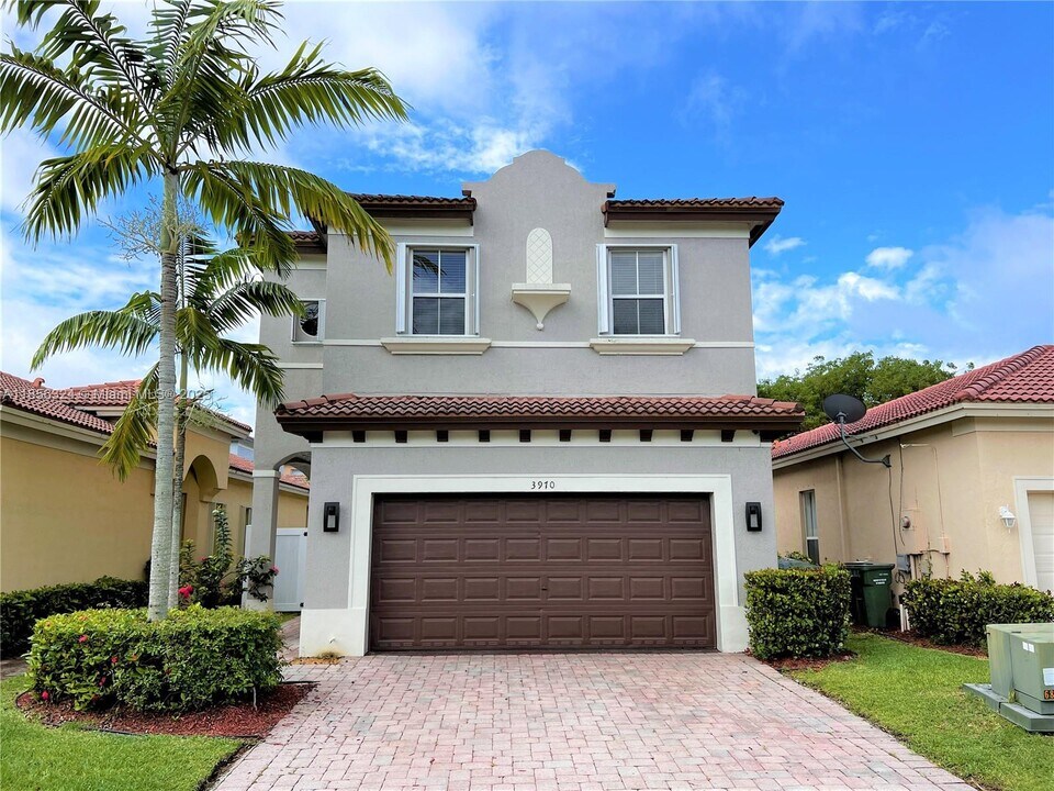 3970 NE 11th Dr in Homestead, FL - Building Photo