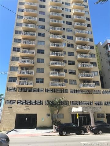 3100 Collins Ave-Unit -1401 in Miami, FL - Building Photo - Building Photo