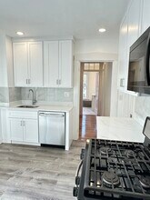 38 Pond St in Natick, MA - Building Photo - Building Photo