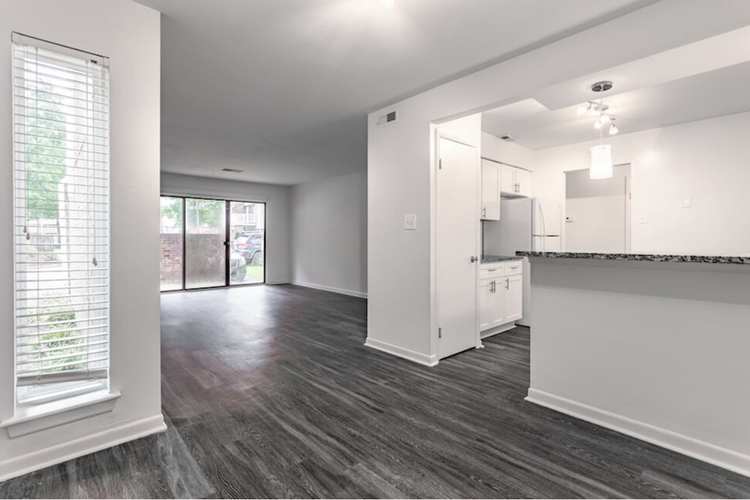 Sonoma Woods Apartments – New Ownership & ... in Newport News, VA - Foto de edificio