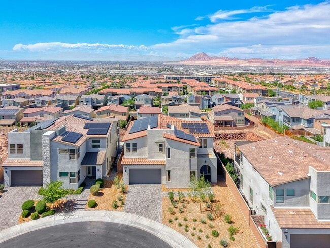 1038 Delbrook Ave in Henderson, NV - Building Photo - Building Photo