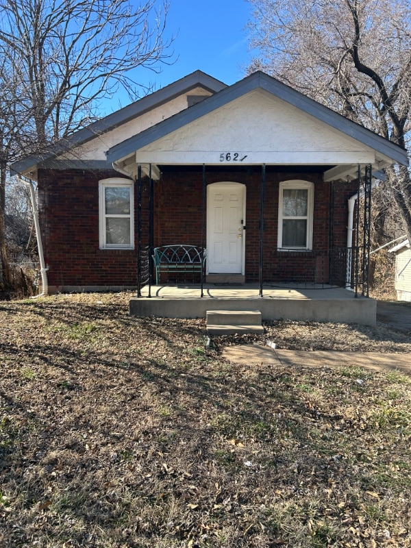 property at 5621 Hodiamont Ave