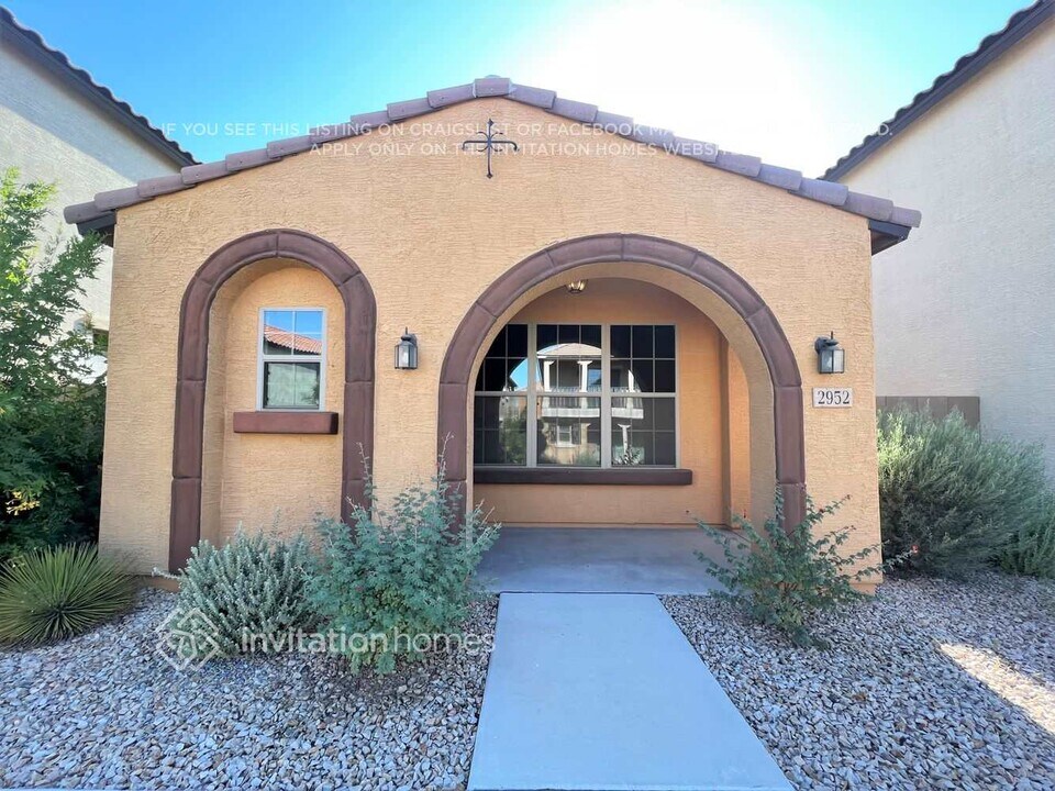 2952 N 72nd St in Mesa, AZ - Building Photo