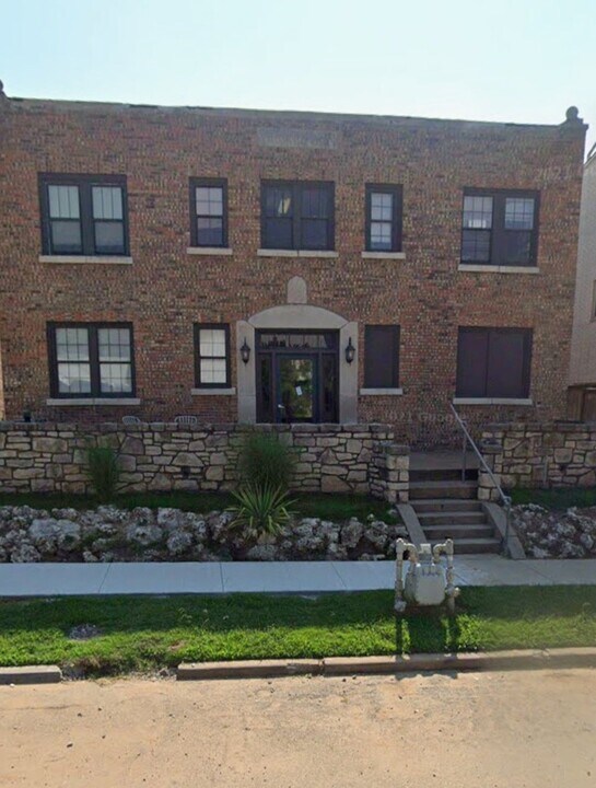 1415 S Quincy Ave in Tulsa, OK - Building Photo