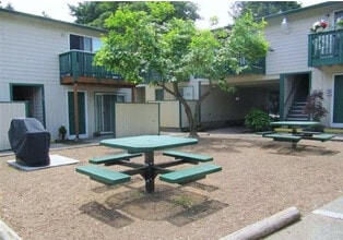 Tuscany Village in Portland, OR - Building Photo - Building Photo