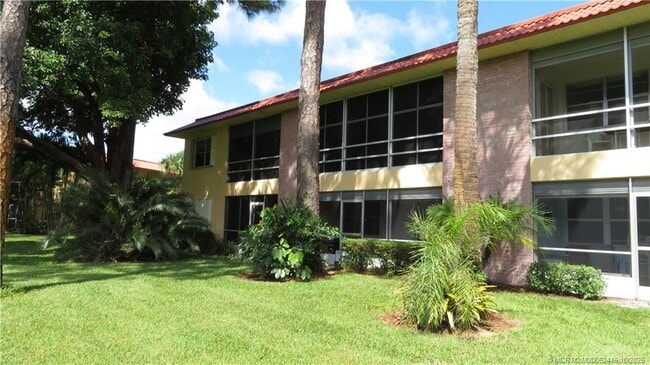 1911 SW Palm City Rd in Stuart, FL - Building Photo - Building Photo