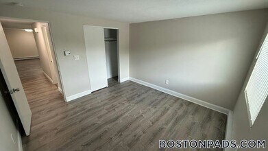 310 Thompson Rd in Webster, MA - Building Photo - Building Photo
