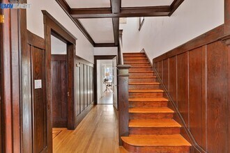 541 Foothill Blvd in Oakland, CA - Building Photo - Building Photo