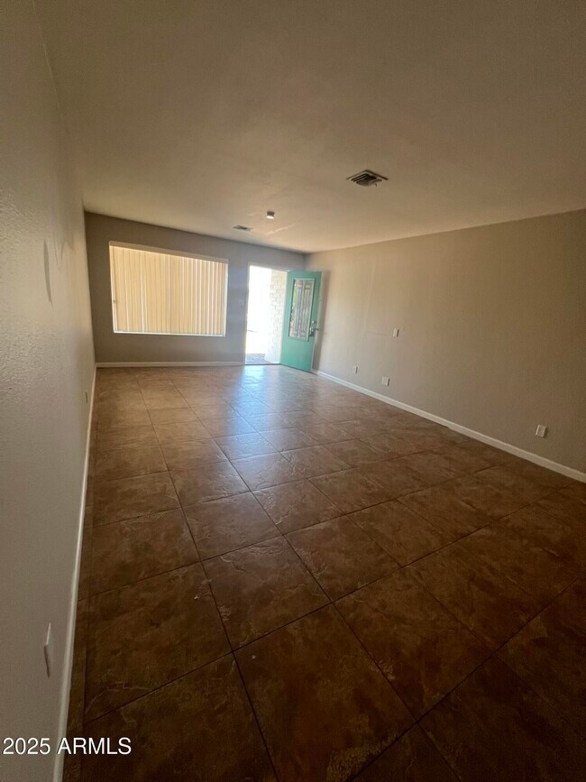 233 E Huntington Dr in Tempe, AZ - Building Photo - Building Photo