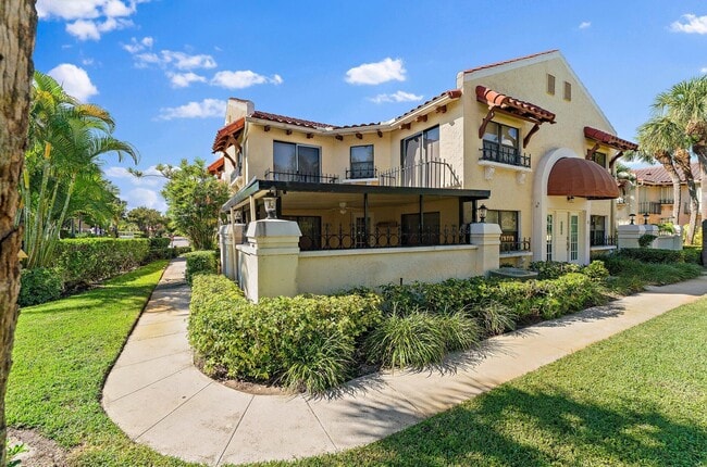 3 Uno Lago Dr in North Palm Beach, FL - Building Photo - Building Photo