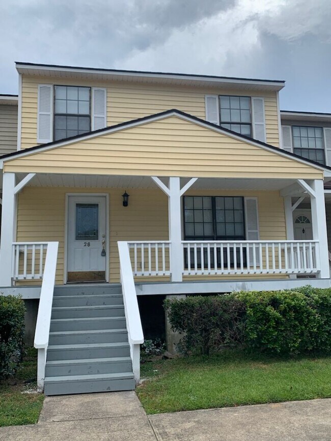 property at 912 Pineland Ave