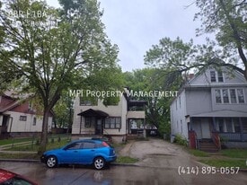 1832 S 18th St in Milwaukee, WI - Building Photo