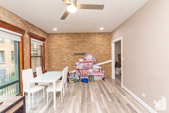7025 N Sheridan Rd, Unit 1E in Chicago, IL - Building Photo - Building Photo