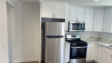 1807 1/2 S Gramercy Pl in Los Angeles, CA - Building Photo - Building Photo