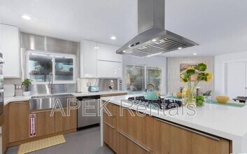 2241 E Finley Rd in Palm Springs, CA - Building Photo - Building Photo