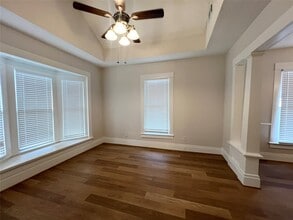 421 E Myrtle St in Angleton, TX - Building Photo - Building Photo