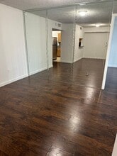 11780 SW 18th St, Unit 220-2 in Miami, FL - Foto de edificio - Building Photo