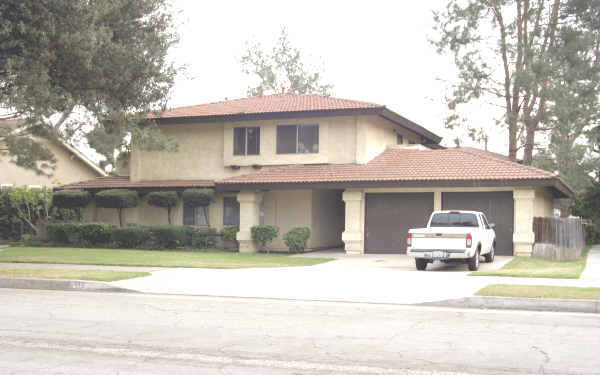 418 W Center St in Covina, CA - Building Photo - Building Photo