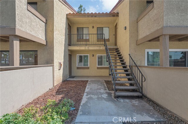 1110 W Blaine St in Riverside, CA - Building Photo