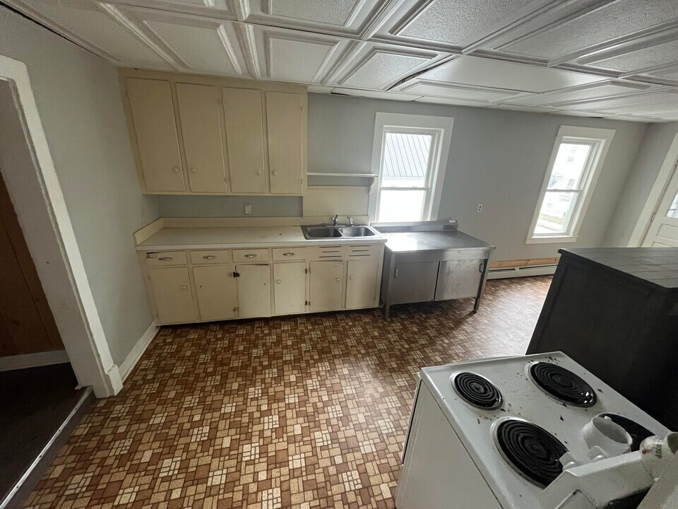 216 Water St, Unit 2 in Waterville, ME - Building Photo