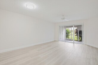 3595 Birdie Dr in Greenacres, FL - Building Photo - Building Photo