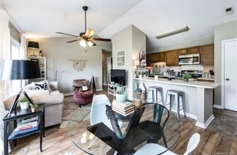 6145 Meadow Rose Ln Apt K, Unit Apt K in Charlotte, NC - Building Photo - Building Photo
