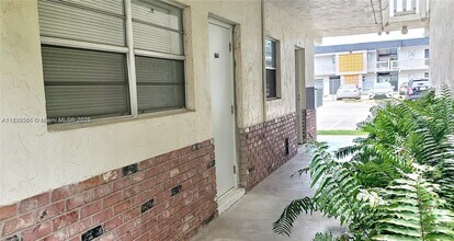4163 SW 67th Ave in Davie, FL - Building Photo - Building Photo