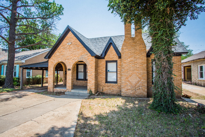 2411 21st St in Lubbock, TX - Building Photo