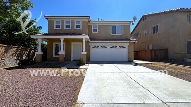 9489 Sapphire Ave in Hesperia, CA - Building Photo - Building Photo
