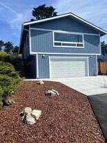 875 Tierra Alta St in Moss Beach, CA - Building Photo