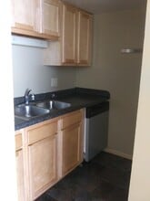 411 E Market St in Iowa City, IA - Building Photo - Building Photo