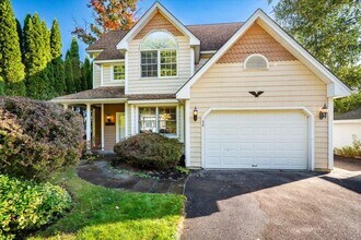 50 Paugus Park Rd in Laconia, NH - Building Photo - Building Photo