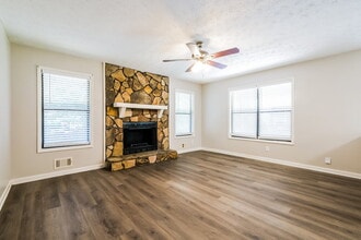 5503 Springwood Ln in Stone Mountain, GA - Building Photo - Building Photo