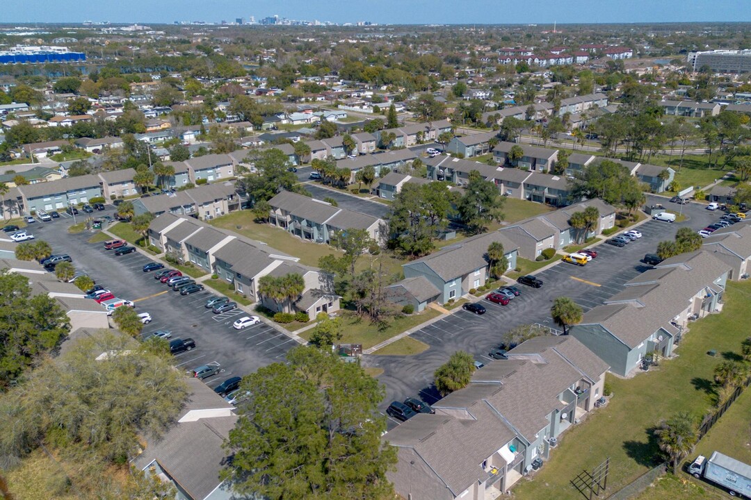 Woodhollow Apartments in Orlando, FL - Building Photo