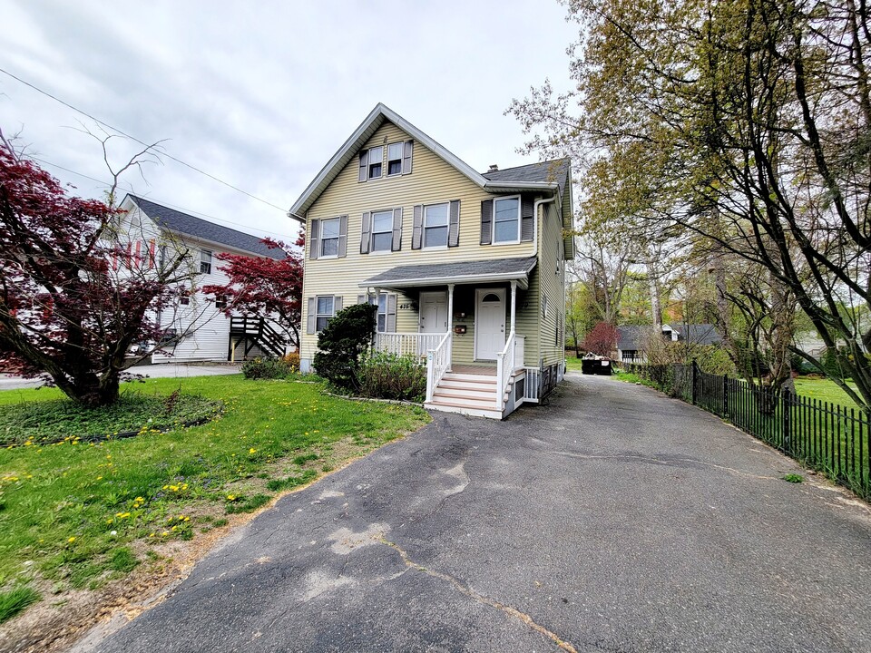 475 Prospect St in Torrington, CT - Building Photo