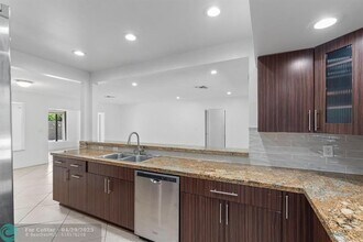 4460 NE 13th Terrace in Oakland Park, FL - Building Photo - Building Photo