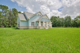 3960 Farm to Market 1960 Rd E in Dayton, TX - Building Photo - Building Photo